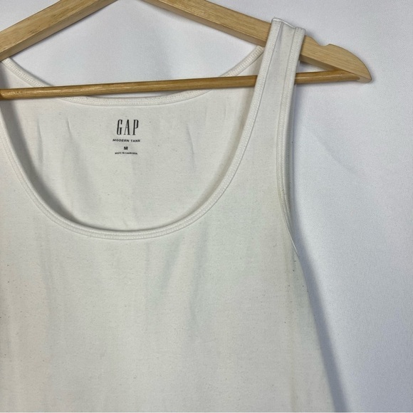 Gap White Scoop Neck Fitted Modern Tank Top M - Picture 4 of 4